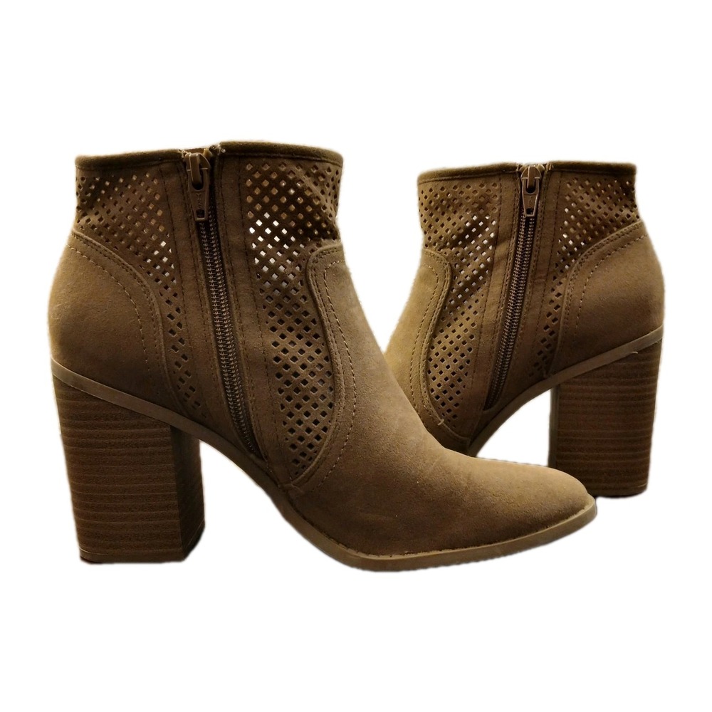 Universal Thread Tan Perforated Faux Suede Pointed Toe Block Heel Booties Size 8